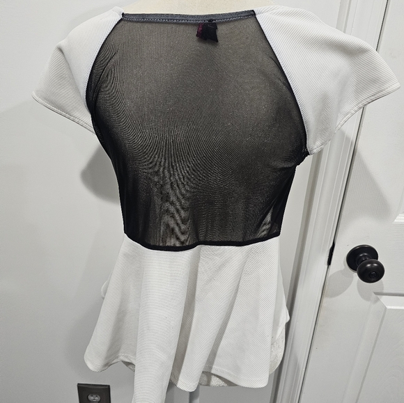 Peplum Top with Sheer Back Size XL - Picture 3 of 4